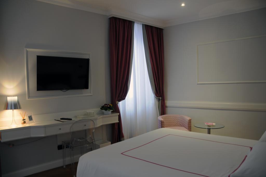 Suite Fontana Di Trevi Ρώμη Δωμάτιο φωτογραφία