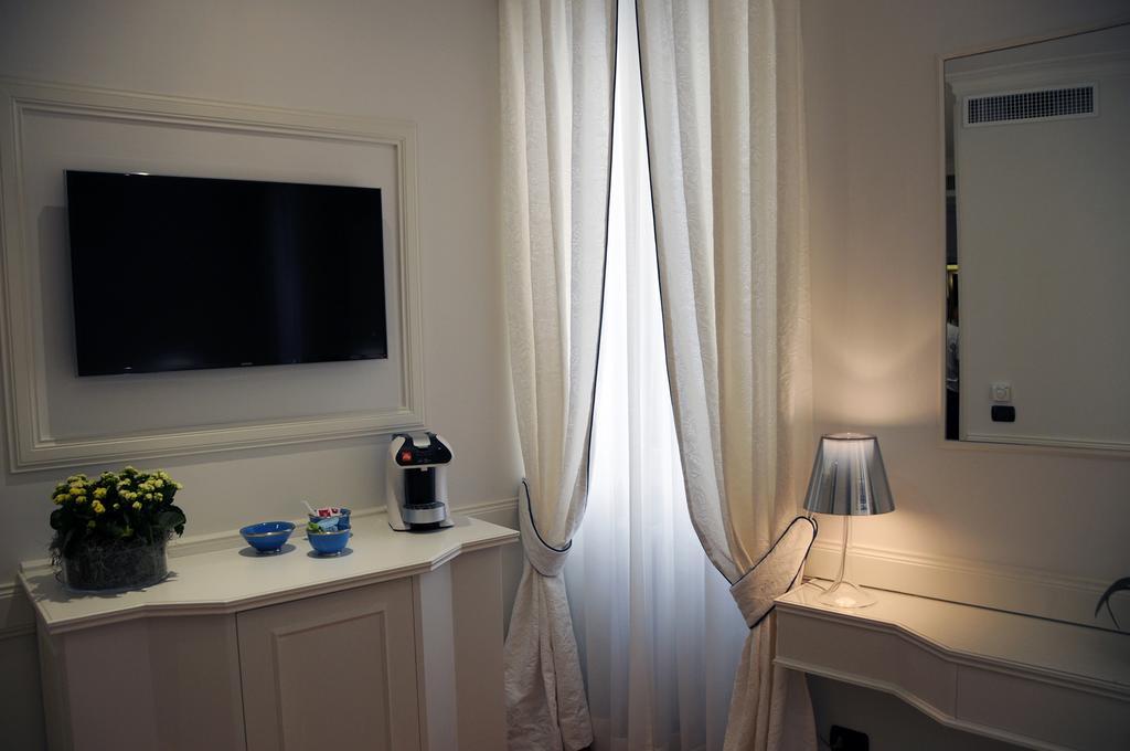 Suite Fontana Di Trevi Ρώμη Δωμάτιο φωτογραφία
